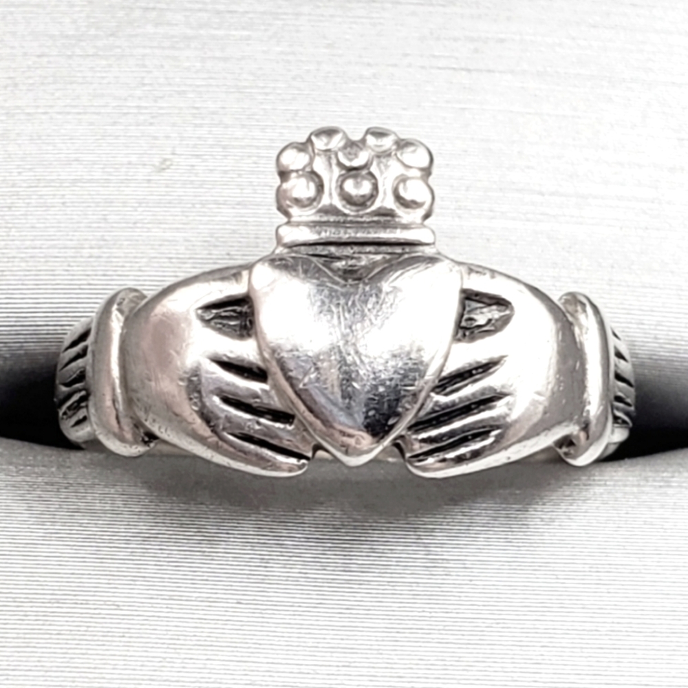 925 Sterling Silver Claddagh Ring